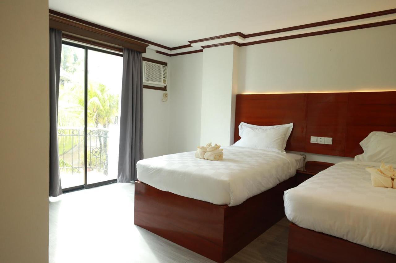 Bohol Plaza Mountain Resort And Restaurant Dauis Bagian luar foto