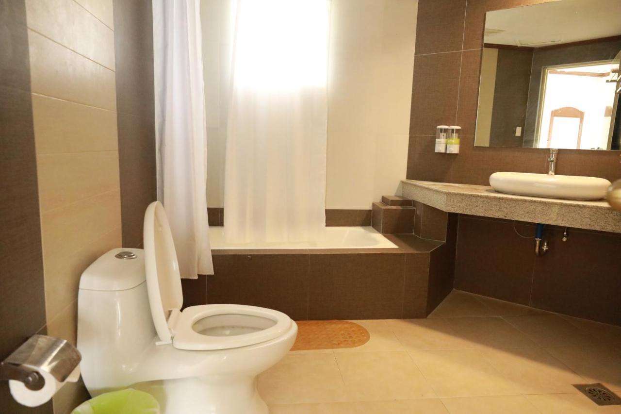 Bohol Plaza Mountain Resort And Restaurant Dauis Bagian luar foto