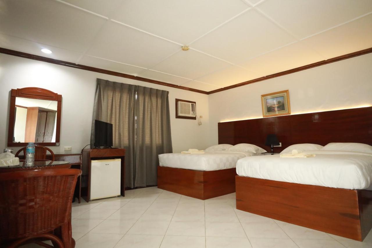 Bohol Plaza Mountain Resort And Restaurant Dauis Bagian luar foto