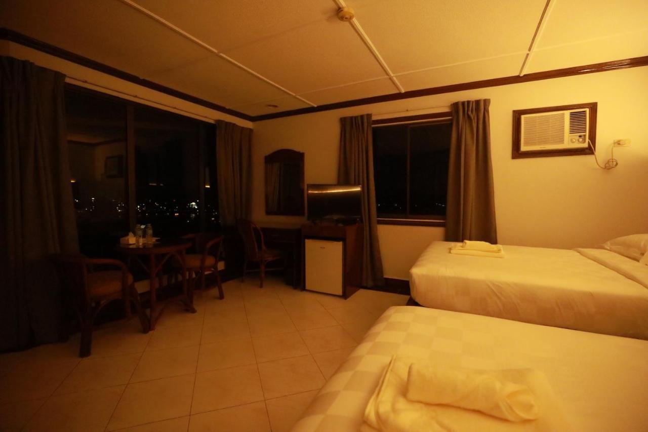 Bohol Plaza Mountain Resort And Restaurant Dauis Bagian luar foto