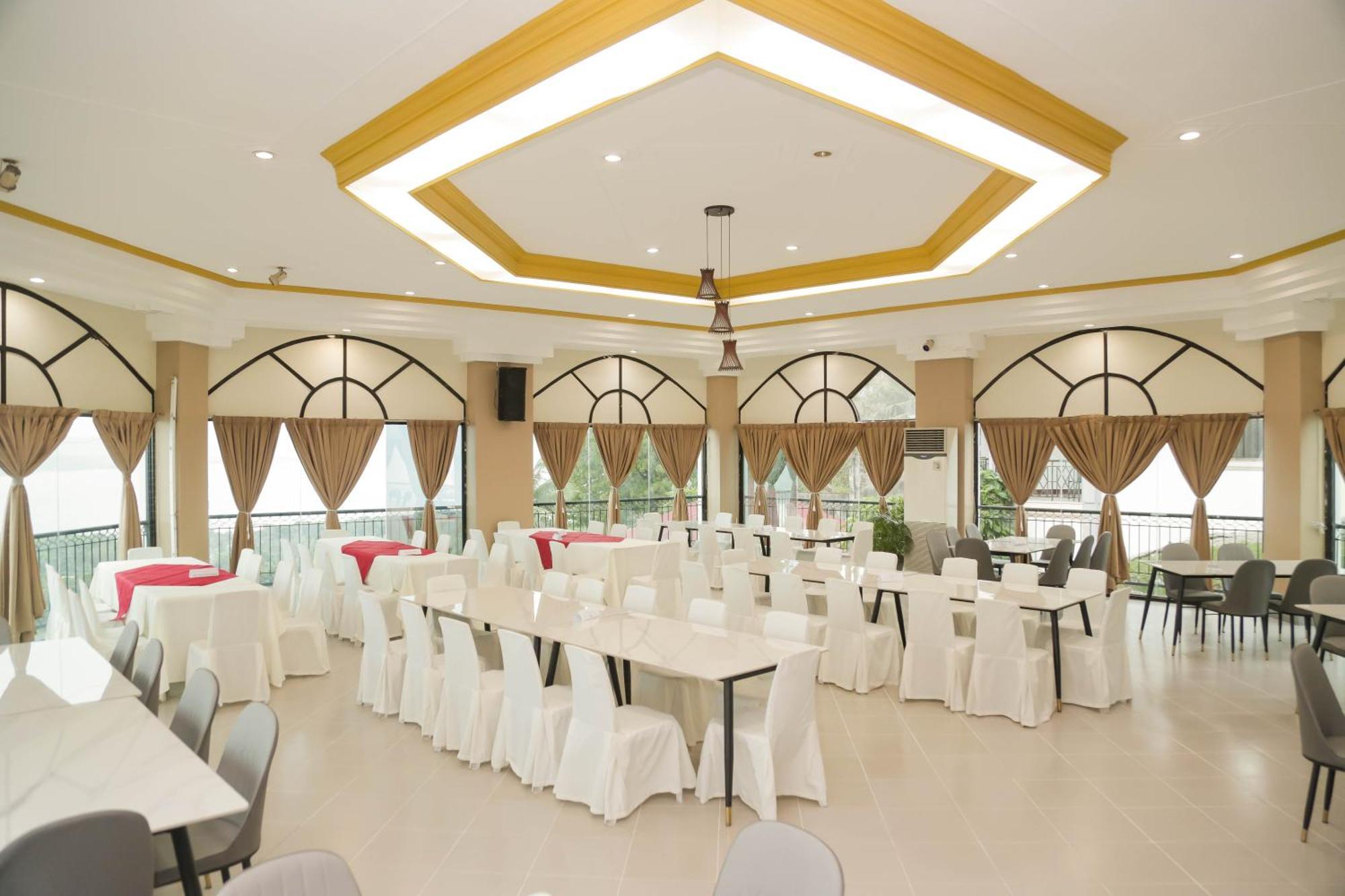 Bohol Plaza Mountain Resort And Restaurant Dauis Bagian luar foto